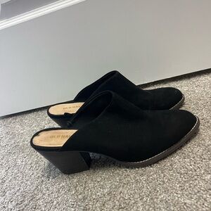 Old Navy Black Clogs